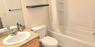 Large 3 Bedroom, 3 Bathroom Home with Solar Gallery 11
