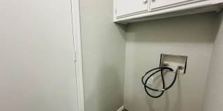 3 Bed 2 Bath Home! PLUS HUGE GARAGE CONVERSION ROOM! Gallery 17