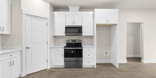 Newer 2BR/2BA Home in Paradise — 2-Car Garage, Yard, Pet-Friendly Gallery 5