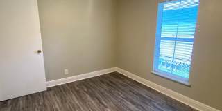 Walk to UF & Downtown! Gallery 17