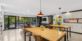 Smith & Burns Gallery 12