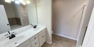 203 Laurelwood Drive Gallery 23