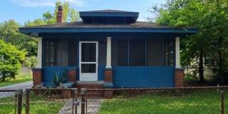 Affordable 3 Bed in Jacksonville. Bonus Room. Fenced in yard. Garage + Modern Bathroom Gallery 1