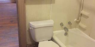 Spacious 2 Bedroom in Oldetowne East-York City SD Gallery 9