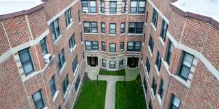 6439 North Hamilton Avenue - Garden Gallery 24