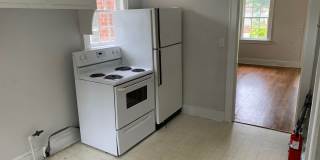 2 Bed, 1 Bath in Rosewood | Available Late August Gallery 6