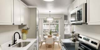 Beautifully Renovated 1 & 2 Bedroom Apartments in Lynnwood! Gallery 3