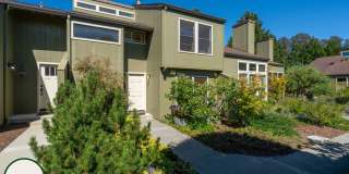 Remodeled 3 Bedroom Townhouse | Private Patio | Washer/Dryer Gallery 1