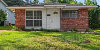 1285 Kensington Drive Gallery 1