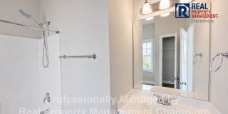 4 BD/3.5 BA plus Bonus Room with Open Floorplan and Fenced Back Yard Gallery 13