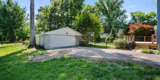 Beautiful 3BR house- perfect roommate set up! 1/2 price security deposit with qualified application Gallery 9