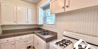 Great Location! Oak Park Updated 3 Bedroom Home - Now Available! Gallery 1