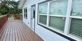 Downtown Clermont - Beautifully Renovated 2-Bed/1-Bath Upstairs Unit with Stunning Lake Minneola Views- Gallery 14