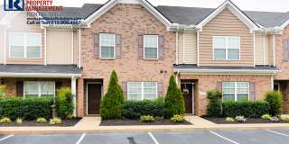Wonderful 3BR Mboro townhome- GREAT location! Gallery 1