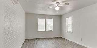 1501 Northeast Grand Boulevard Gallery 4
