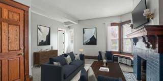 3005  N Maryland 5Bdrm/ 2Bathroom Upper Unit Gallery 1