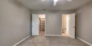 225 Twin Oaks Place Gallery 32