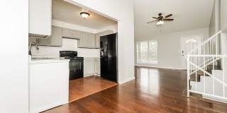 2 WEEKS FREE RENT PLUS  FREE iPad or 55” TV if moved in by 4/30! Comfortable 3bd/1ba Home Close to Trails, Shopping, and Easy Commutes Gallery 7