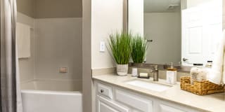 Crestmont at Thornblade Apartments Gallery 14