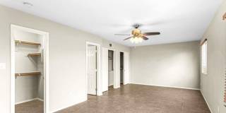 1702 E GAYLON Drive Gallery 14