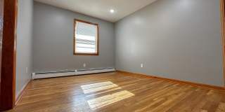 325-327 JOHN ST Gallery 14
