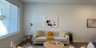 Gorgeous newer townhome in SE Bend! Gallery 8
