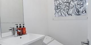 16 Island Ave Gallery 30