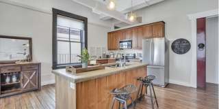 2 BED | 2 BATH | DOWNTOWN CONDO | GARAGE PARKING INCLUDED Gallery 15