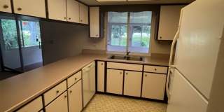 2 Bedroom 2 Bathroom Home on the Golf Course Gallery 3