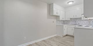 Celeste Manor - 1 Bedroom / 1 Bathroom, Updated Gallery 23