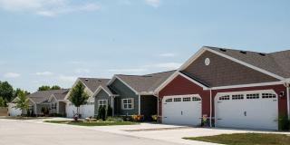 Redwood North Ridgeville Meadow Lakes Blvd Gallery 3