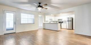524 N Woods Gallery 8