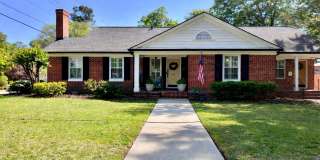 3/2 Duplex Conveniently Situated in an Established Neighborhood! Gallery 1