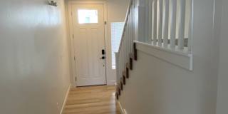 Beautiful House with basement apartment Gallery 10