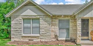 Newly Updated 2BD 1BA Duplex Home - Available Now! Newly Updated 2BD 1BA Duplex Home - Available Now! Gallery 1