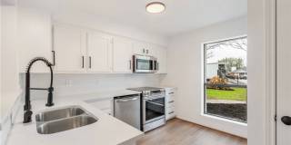 College Station - 3 bedroom - 2 bath house with garage and fenced back yard. Gallery 3