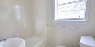 15 Audusson Ave Pensacola, FL 32507 MOVE IN SPECIAL: HALF OFF first full month of rent!!! Gallery 19