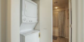 One Bedroom Unit in Wonderful Western Auto Lofts Gallery 15