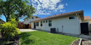 Spacious Anatolia Home in Rancho Cordova – Club Membership & Internet Included! Gallery 17