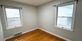 Charming 2 Bedroom 1 Bathroom now available for rent! Gallery 10