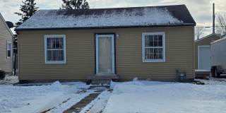 2 bed 1bath home with detached garage Gallery 1