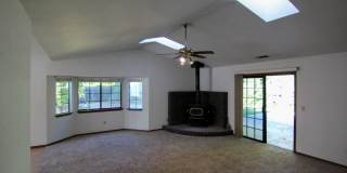 3 Bedroom Home for Rent in Redding CA | Office, RV Parking, Fenced Yard & 2-Car Garage Gallery 4