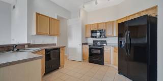 Beautiful 3/2 Condo in Davenport! Water and basic internet included! Gallery 12