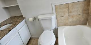 Highlands 1 Bedroom 1 Bath w/ Yard and Laundry! Gallery 57