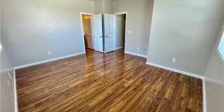 335 CLARENCE HOUSE Avenue Gallery 12