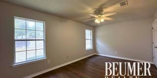 Spacious inside and out home for Rent Gallery 20