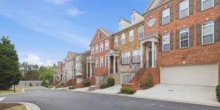 Luxury-Upgraded 4/2.5 Home in a Serene Community Gallery 1