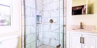 1030 West Apartments: Two, Four, & Five Bedrooms Near USC Campus! Gallery 26