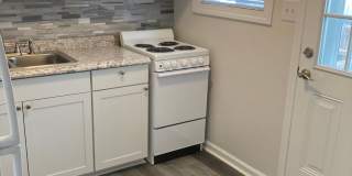 Adorable Condo in Sunset Hills! 2BR/1BA Gallery 1