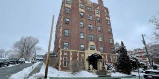 Beautiful studio in downtown Winchester next to the commuter rail Gallery 1